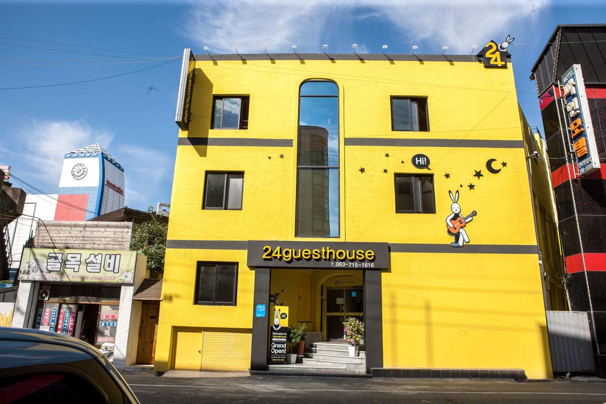 24 Guesthouse Jeonju photo 2