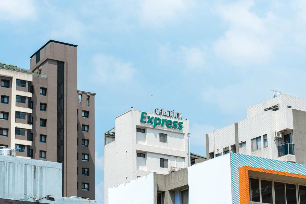 CHECK inn Express Taichung FuXing Hall 2 photo 1