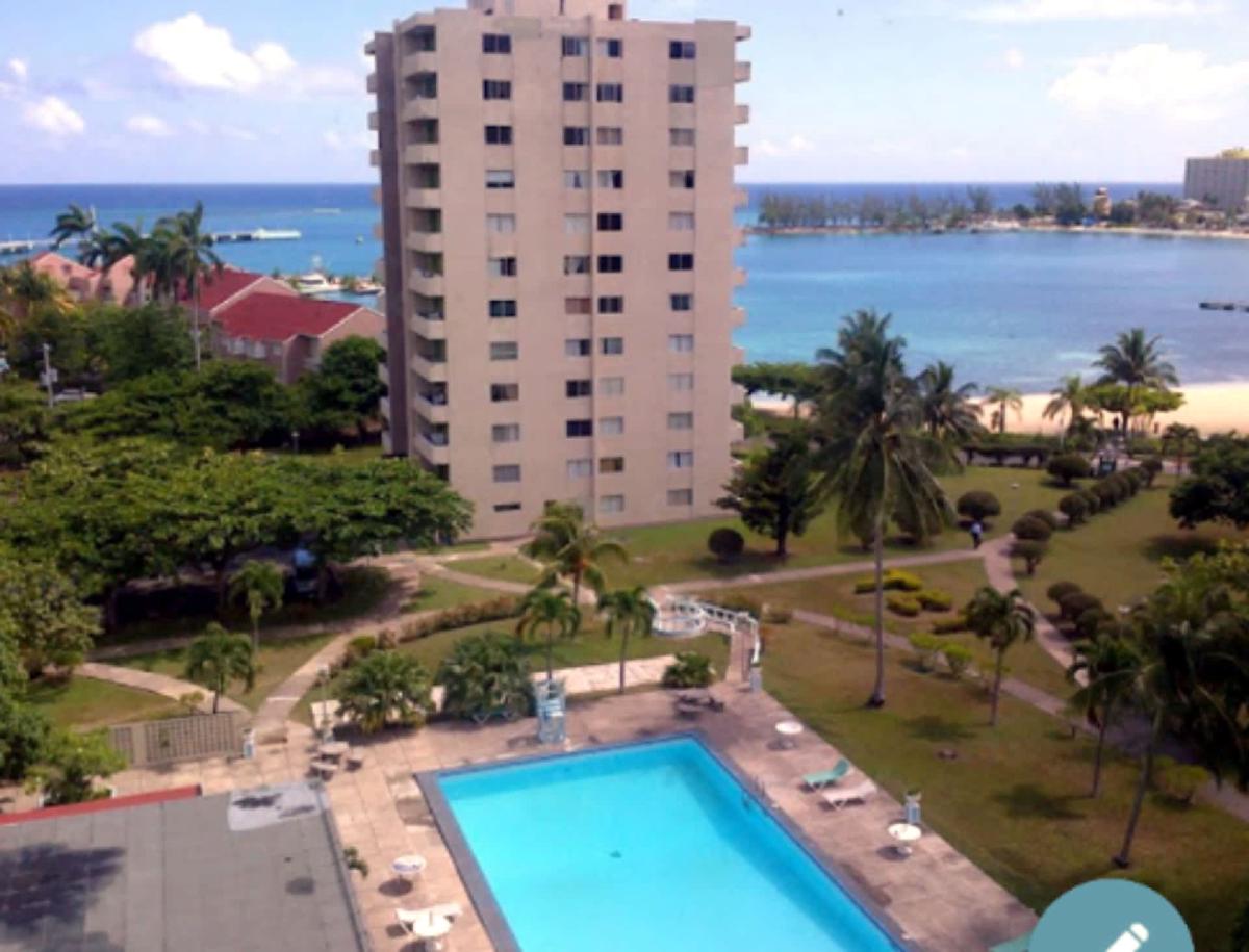 Beach Front Resort Condos - Ocho Rios photo 4