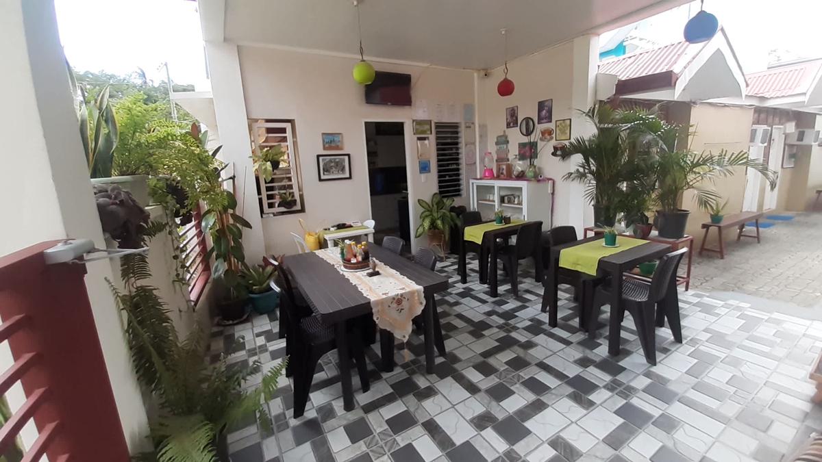Sandstorm Lodge and Cafe photo 1