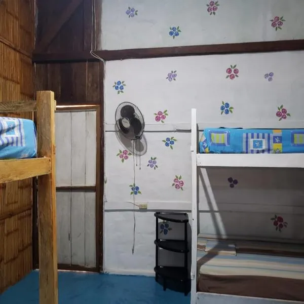 Arrels Hostel photo 5