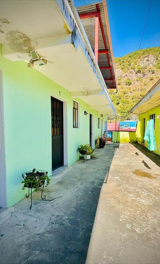 Hotel Emiss Panajachel photo 1