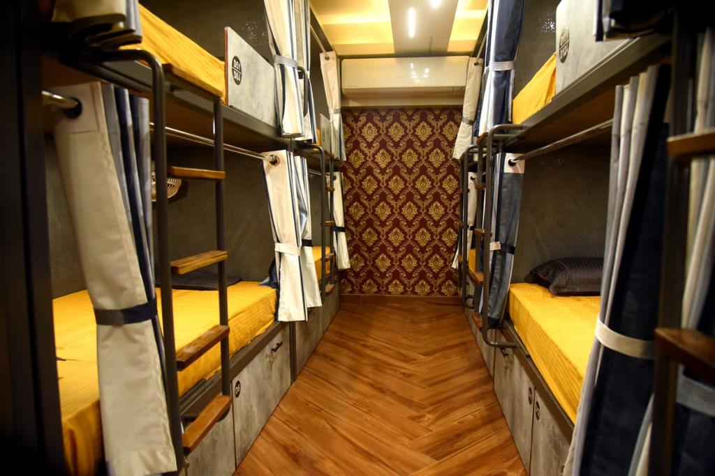 Charyana Hotel & AC Dormitory photo 4