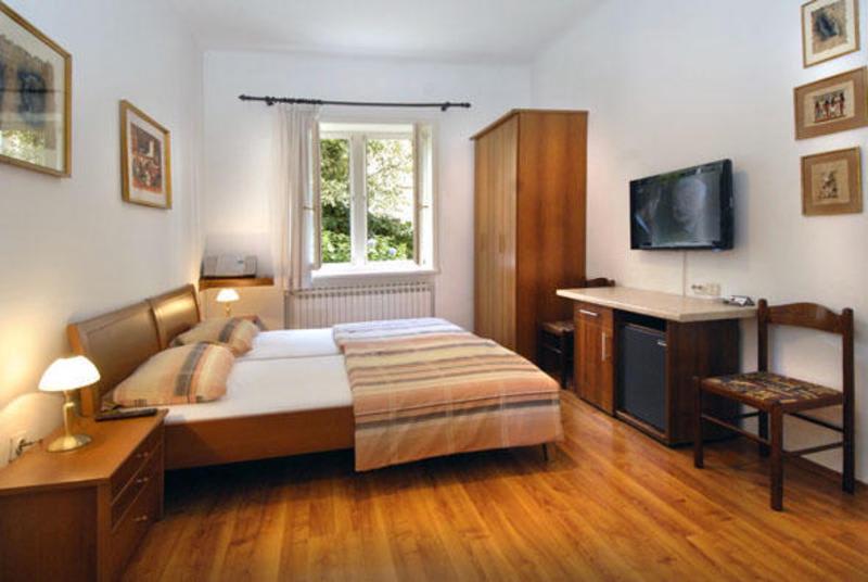 Angela Classic Rooms photo 1