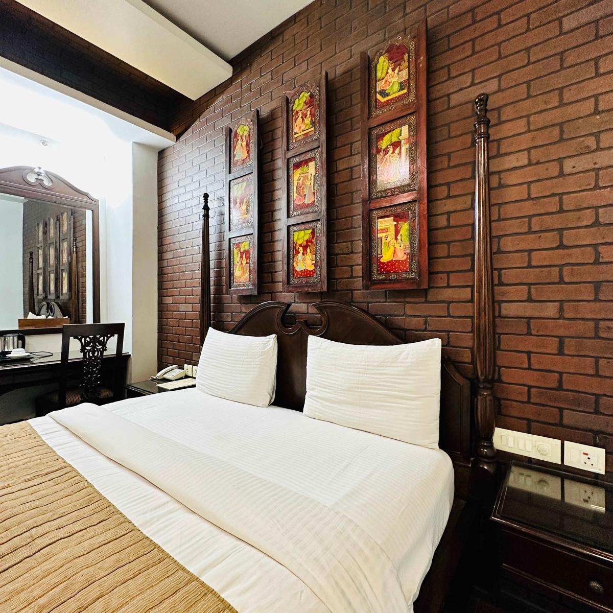 Qotel Signature Lavish Inn Rajouri Garden photo 3