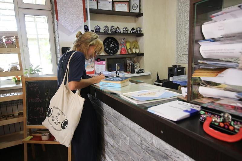 Apple Hostel Bishkek photo 1