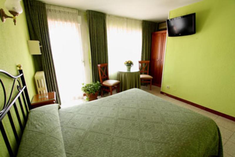 Hostal Los Alpes photo 2