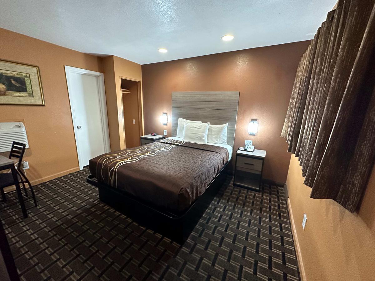 New Corral Motel photo 3