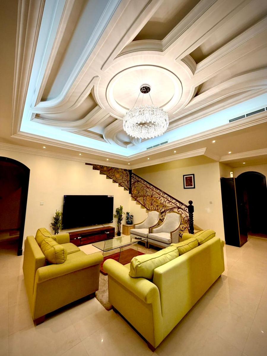 Meet Luxury Japanese Capsule Hostel Villa - Dubai photo 4