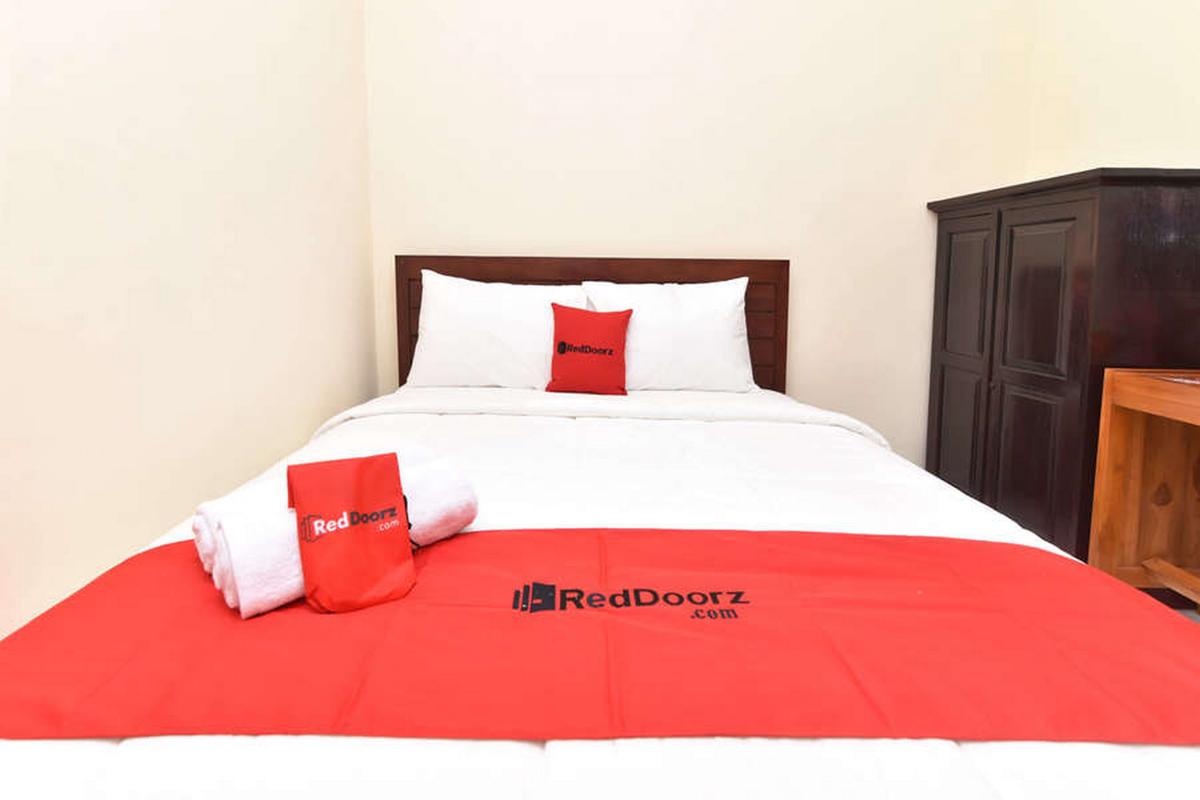 RedDoorz Plus @ Singaraja photo 3