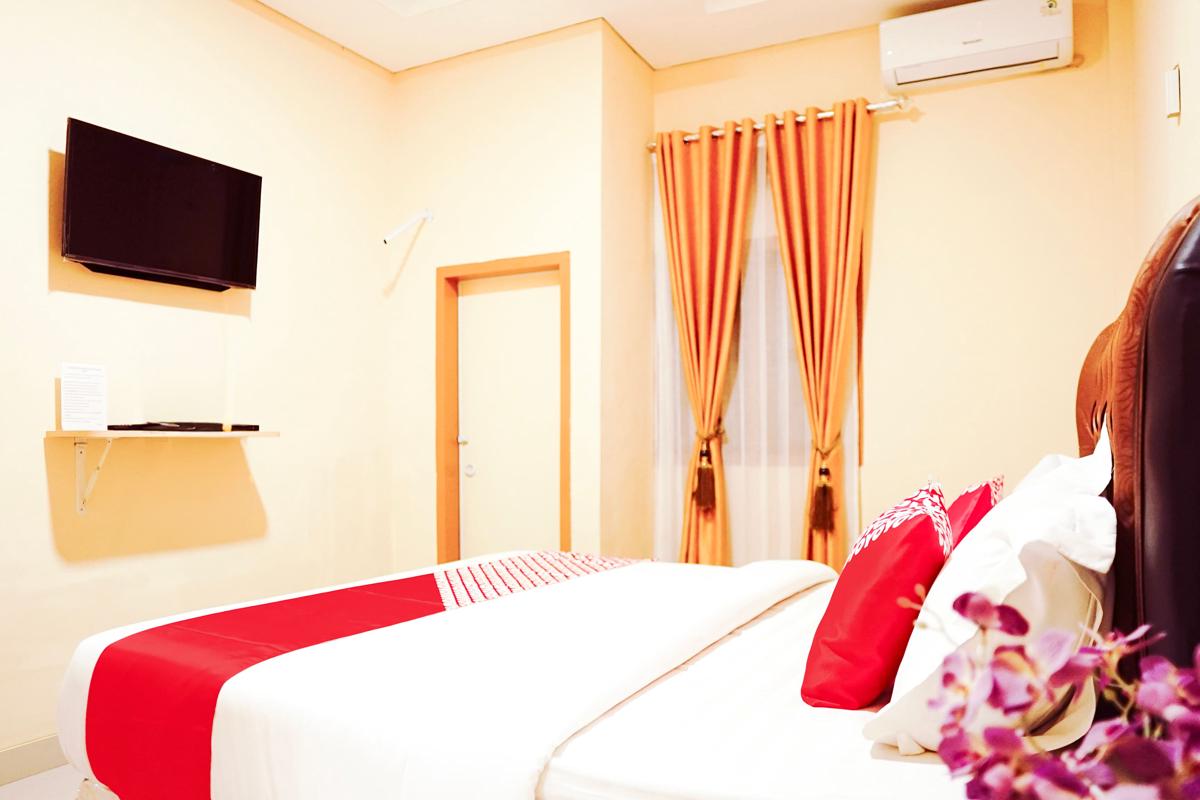 Collection O Hotel Pratiwi Anggrek Near Pantai photo 3