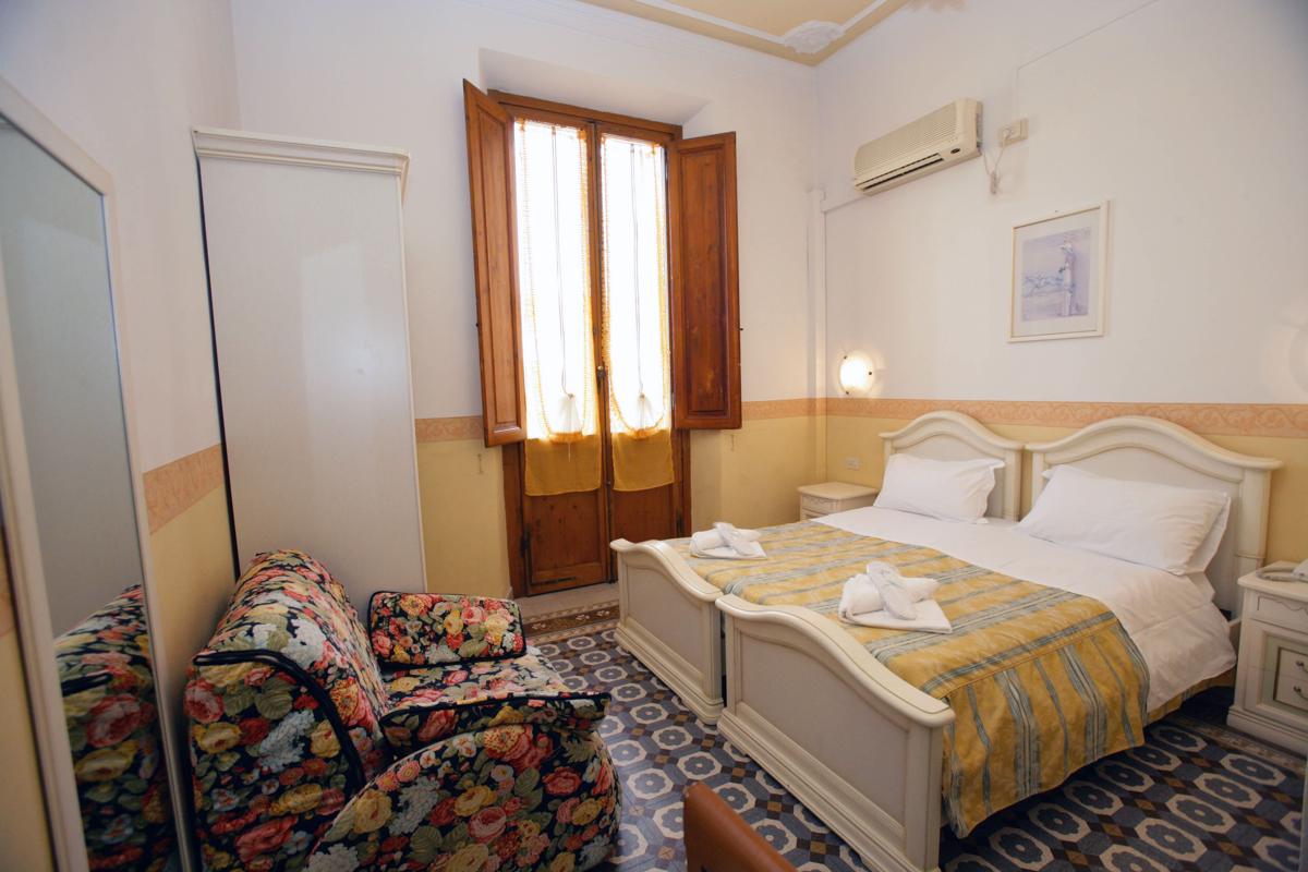 Hotel Desiree photo 1