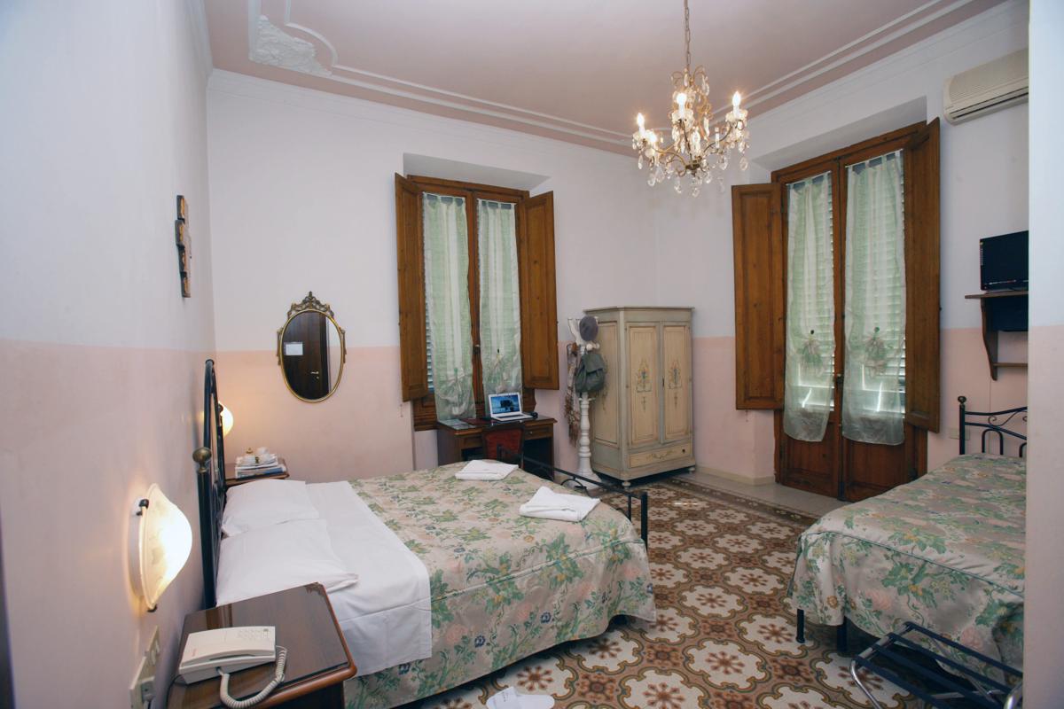 Hotel Desiree photo 4