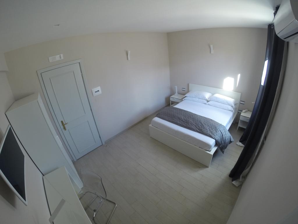 Up Hotel photo 3
