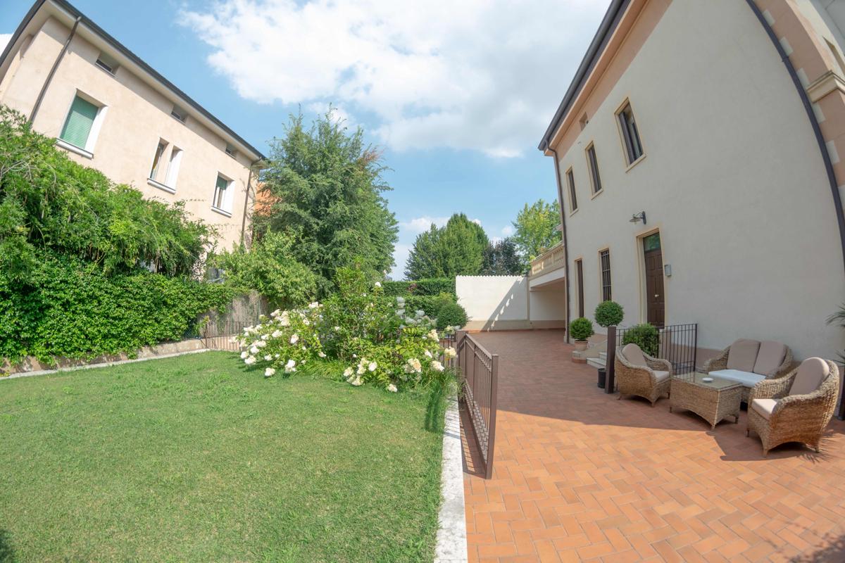 Juliet House Luxury Apartments photo 2