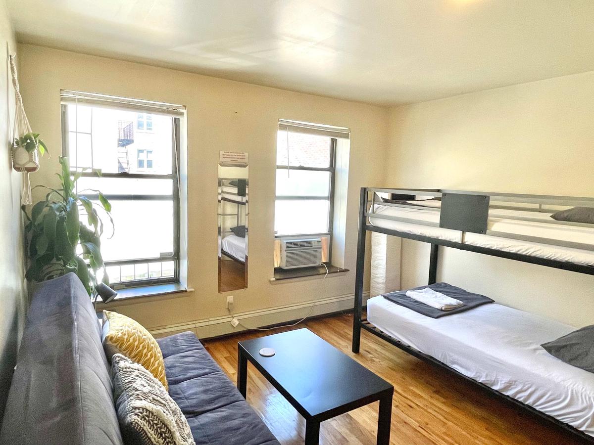 Times Square Apartments photo 3