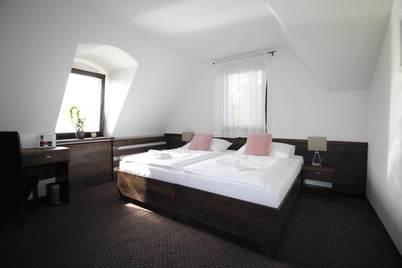 Penzion Wellness & Restaurant Zoborska, free parking photo 1