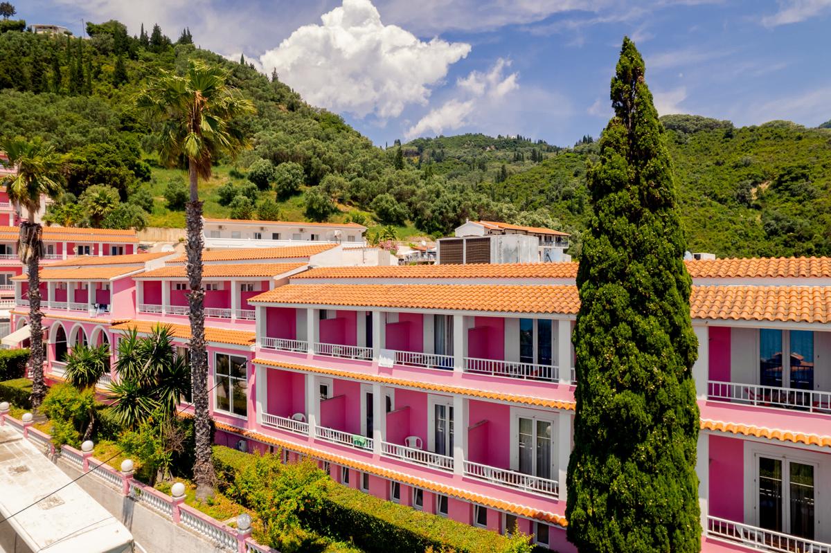 The Pink Palace Hotel & Hostel photo 2