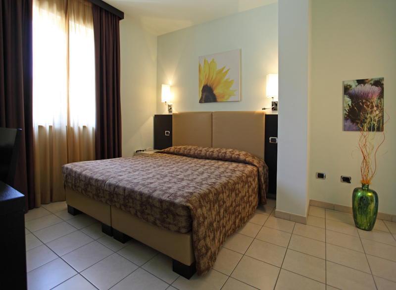 Hotel Euro photo 4