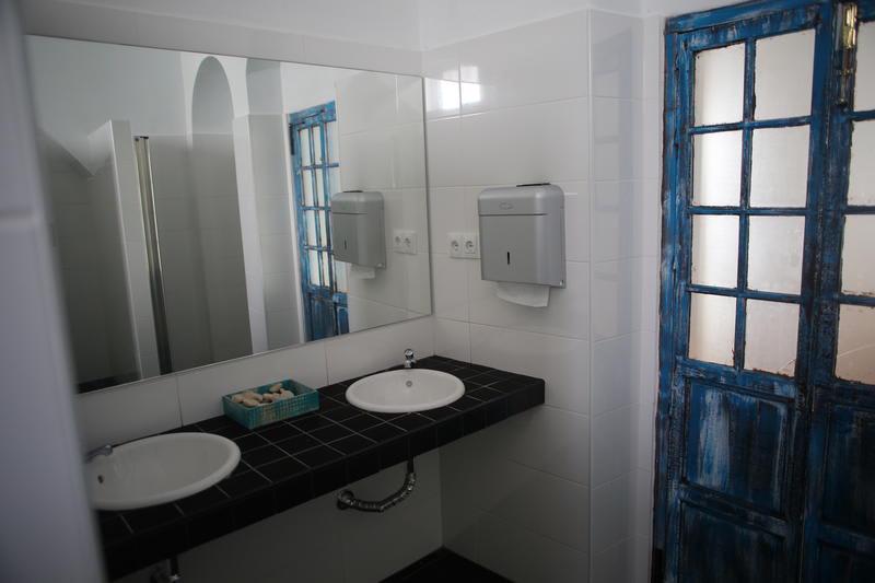 Wake Up In Tarifa Hostel & Restaurant Lounge photo 2