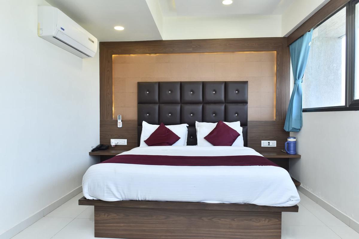 Hotel Royal King By Sky Stays photo 1