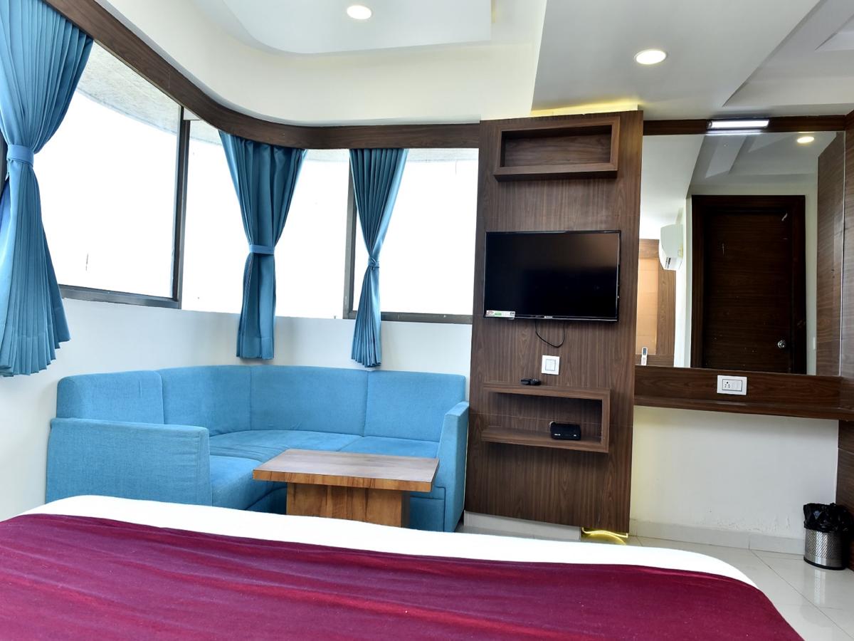Hotel Royal King By Sky Stays photo 3