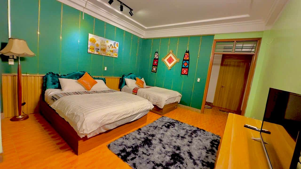 Ha Giang Safari Hostel & Motorbikes photo 1
