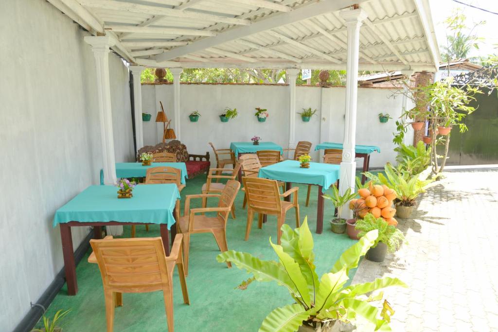 Travellers Hostel Hikkaduwa photo 2