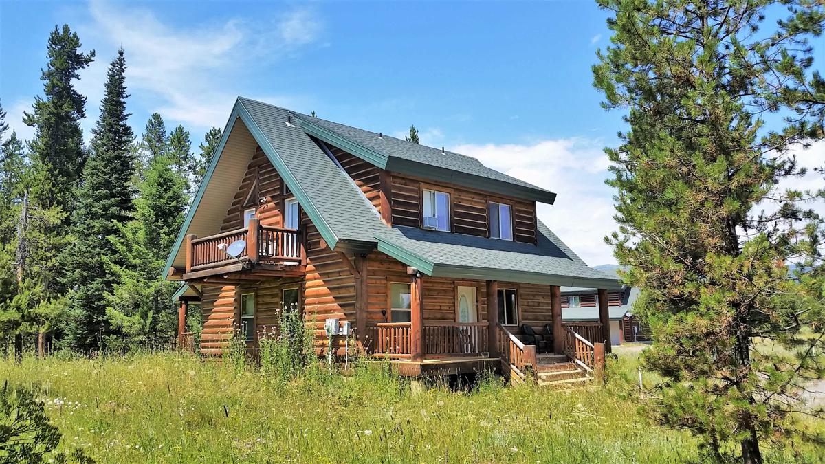 The Hideaway Hostel near Yellowstone photo 1