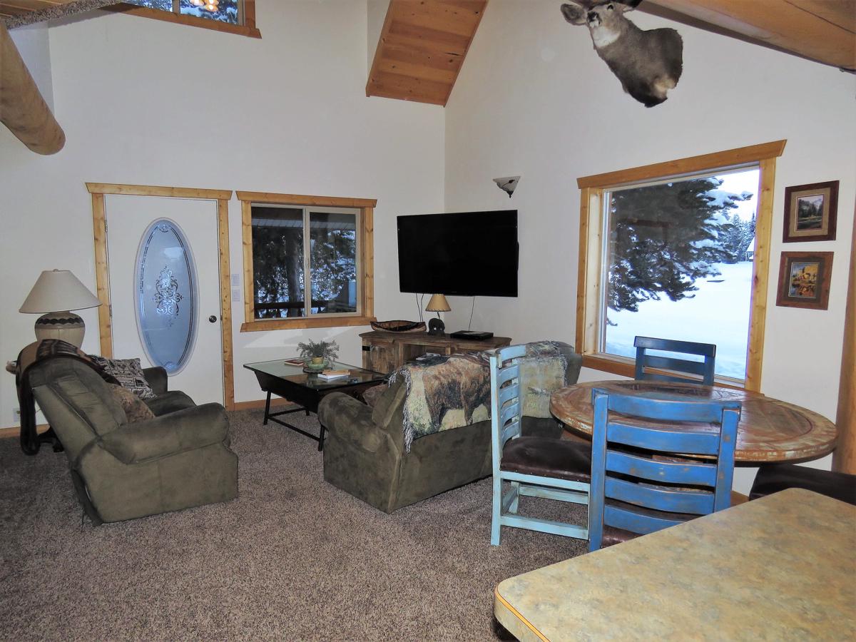 The Hideaway Hostel near Yellowstone photo 3