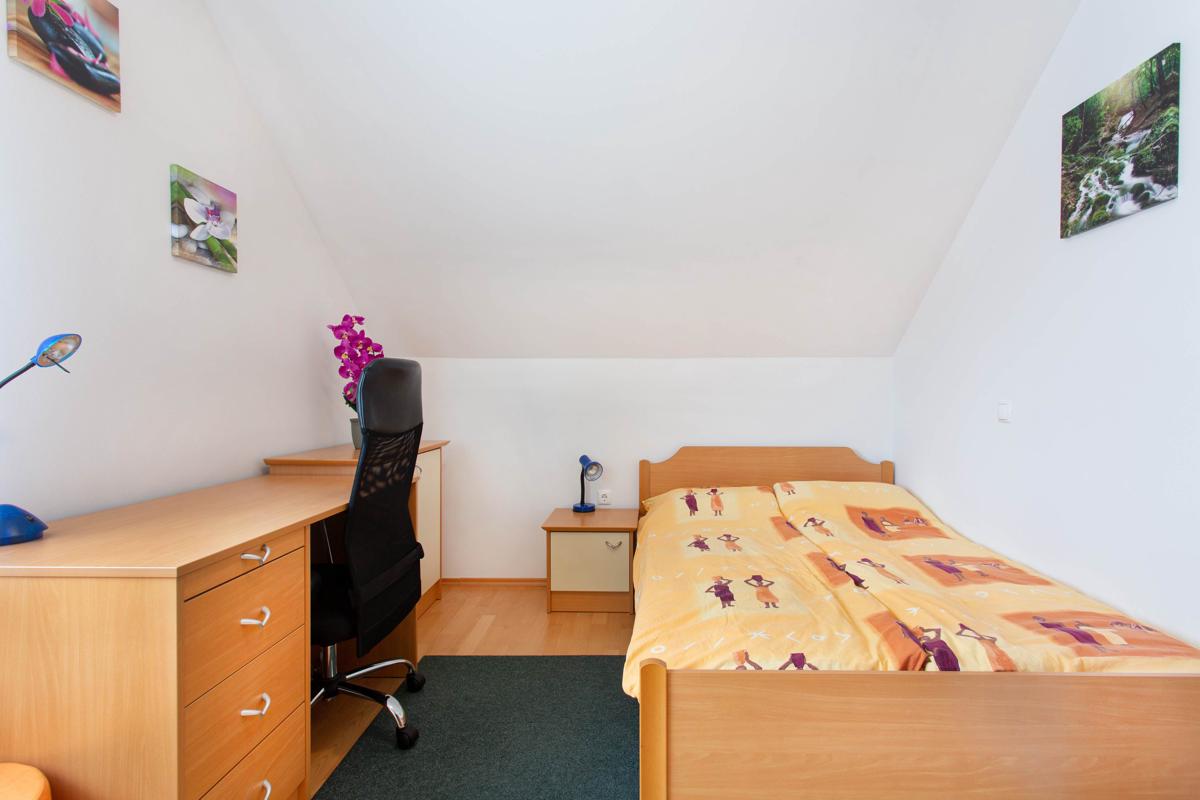 Orchid room photo 1
