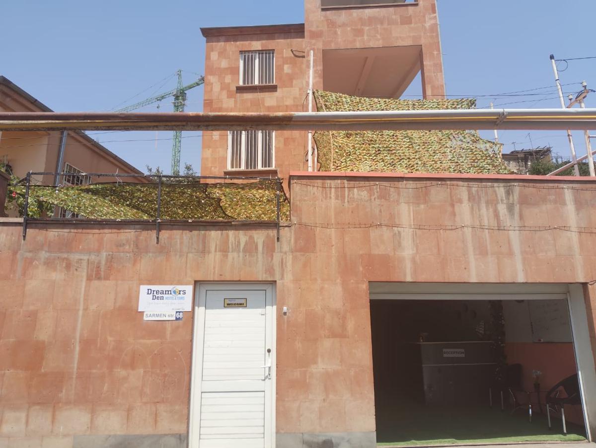 Dreamer's Den Hostel and Tours photo 2