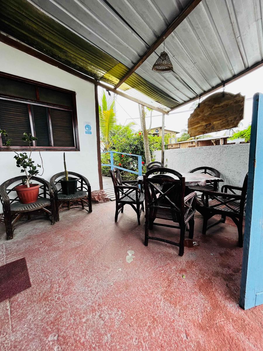 Las Gardenias Hostel photo 3