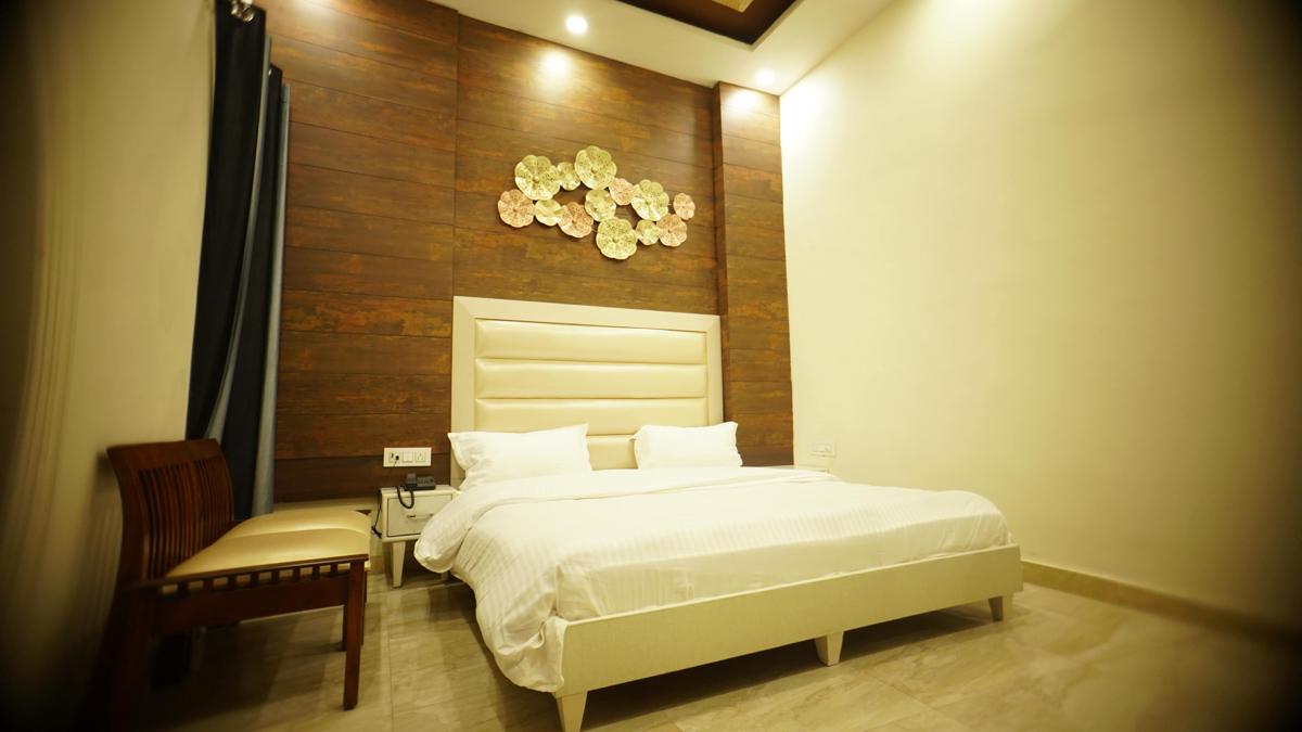 Hotel Soluxe photo 2