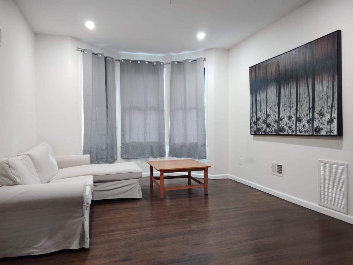 NYC HomeBnB photo 3