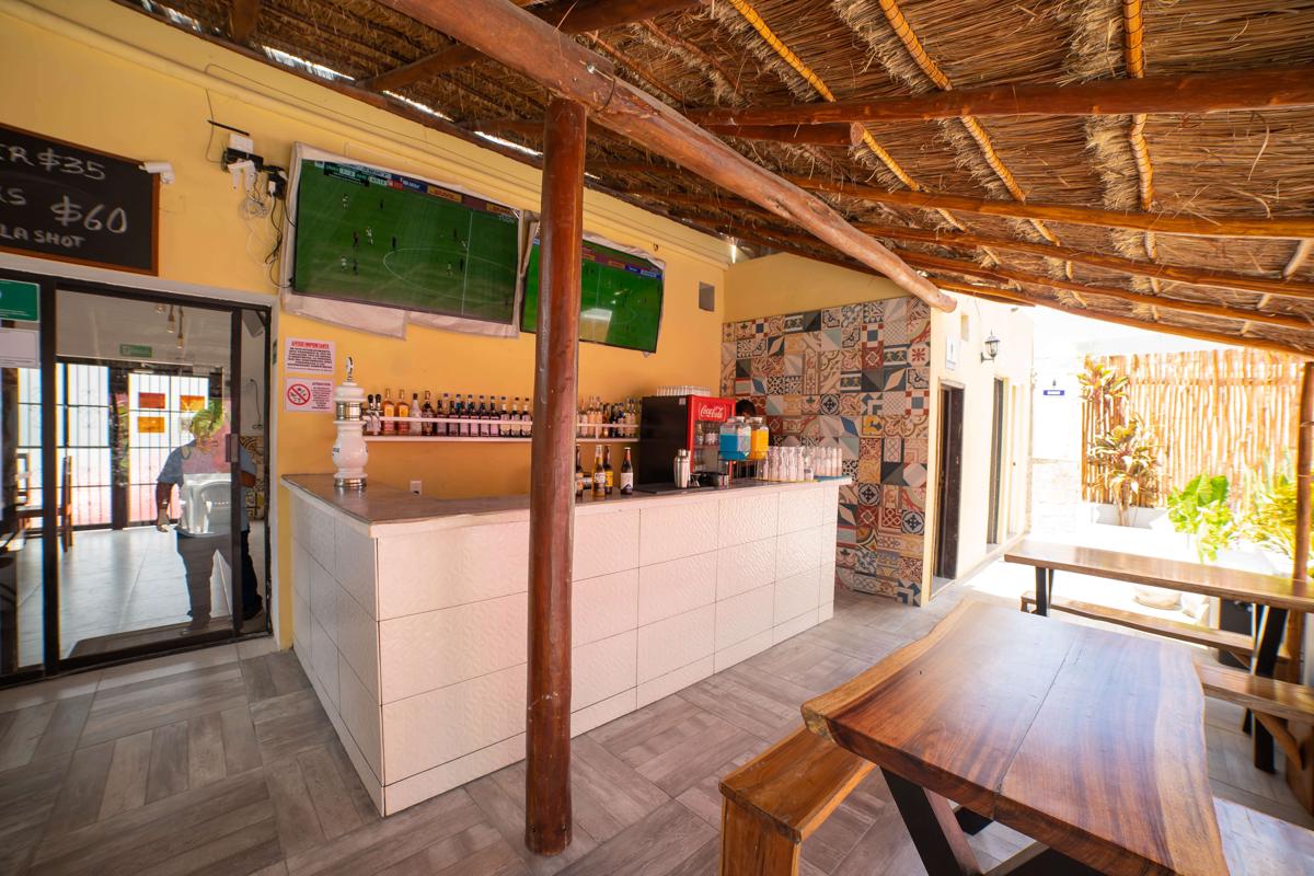 NEW FRIENDS HOSTEL VALLADOLID & BAR ADULTS ONLY photo 3