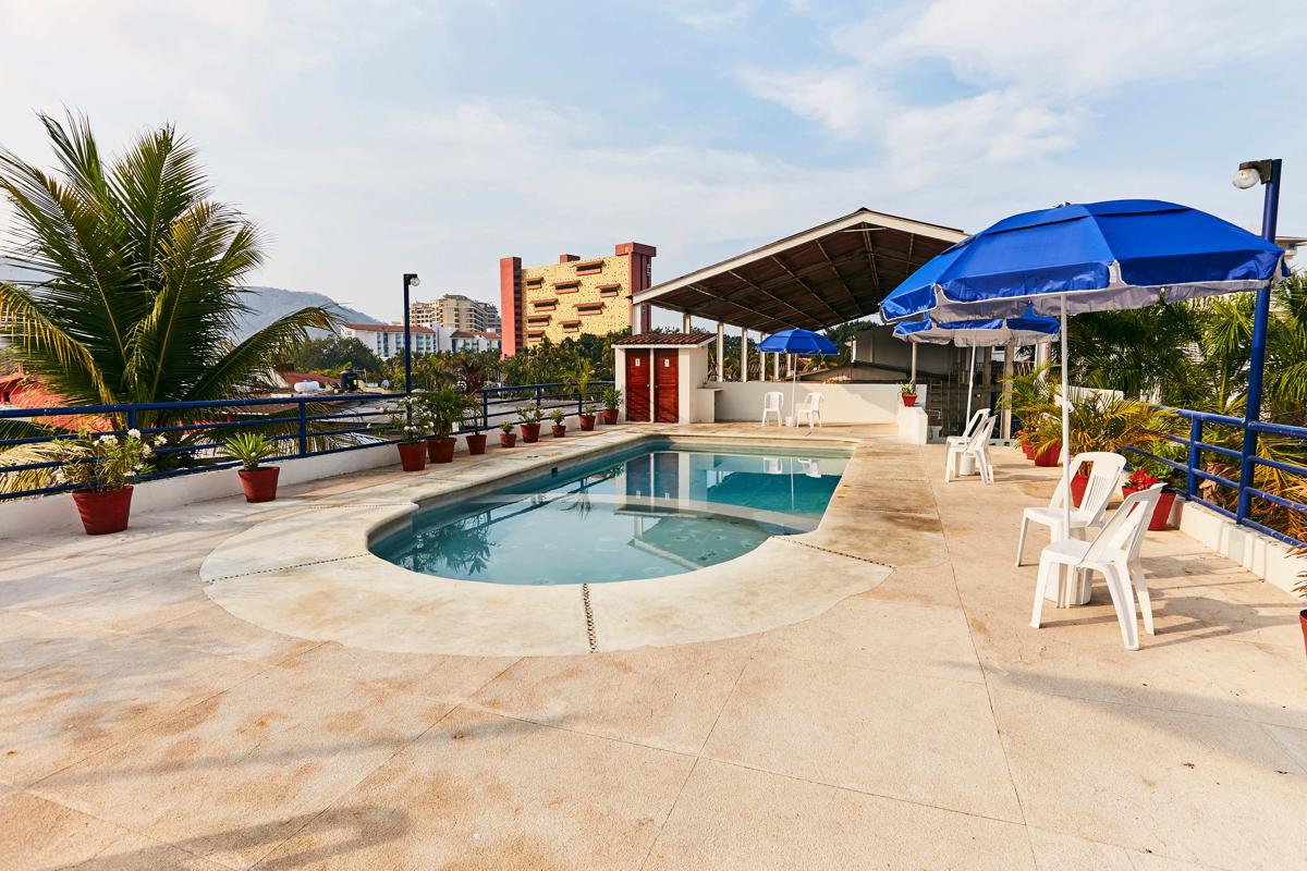 Hotel Suites Ixtapa Plaza y centro comercial photo 3