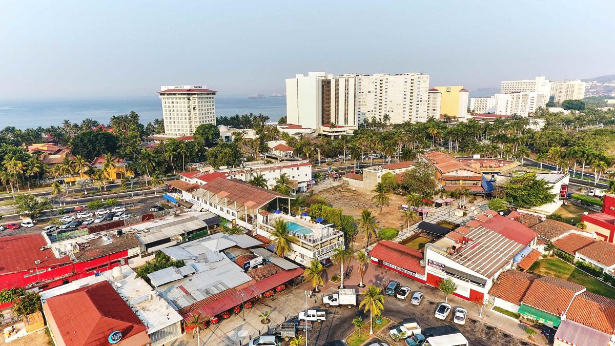Hotel Suites Ixtapa Plaza y centro comercial photo 4