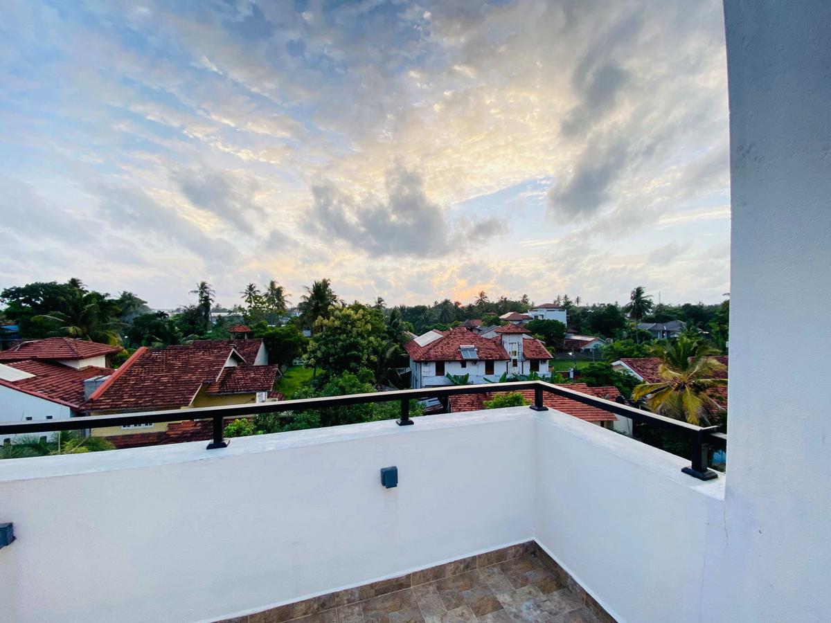 Srimadis Villa near Airport/Negombo photo 2