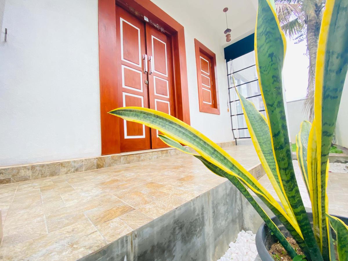 Srimadis Villa near Airport/Negombo photo 3