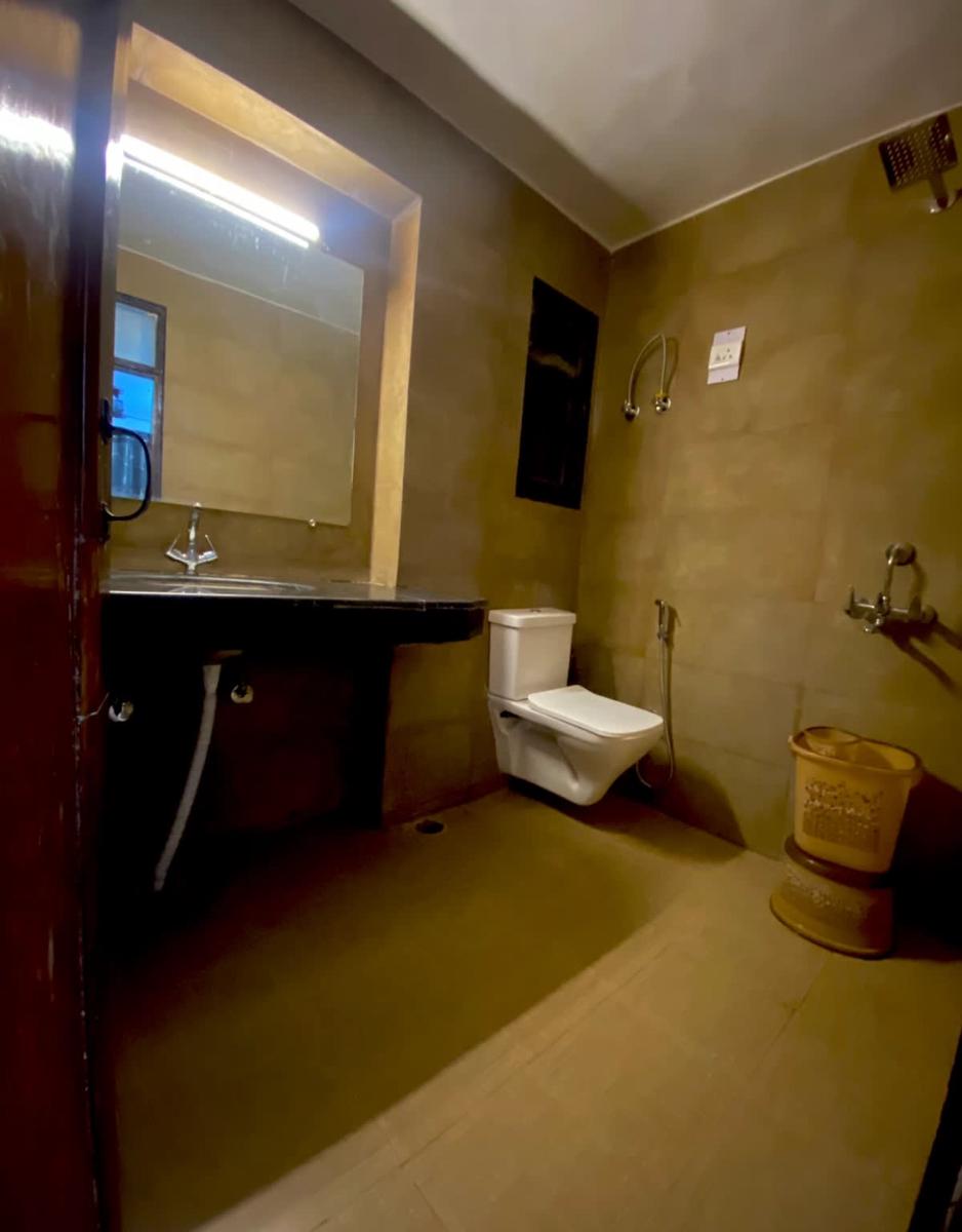 East Inn Hotel at Nirman Vihar Metro Station photo 2