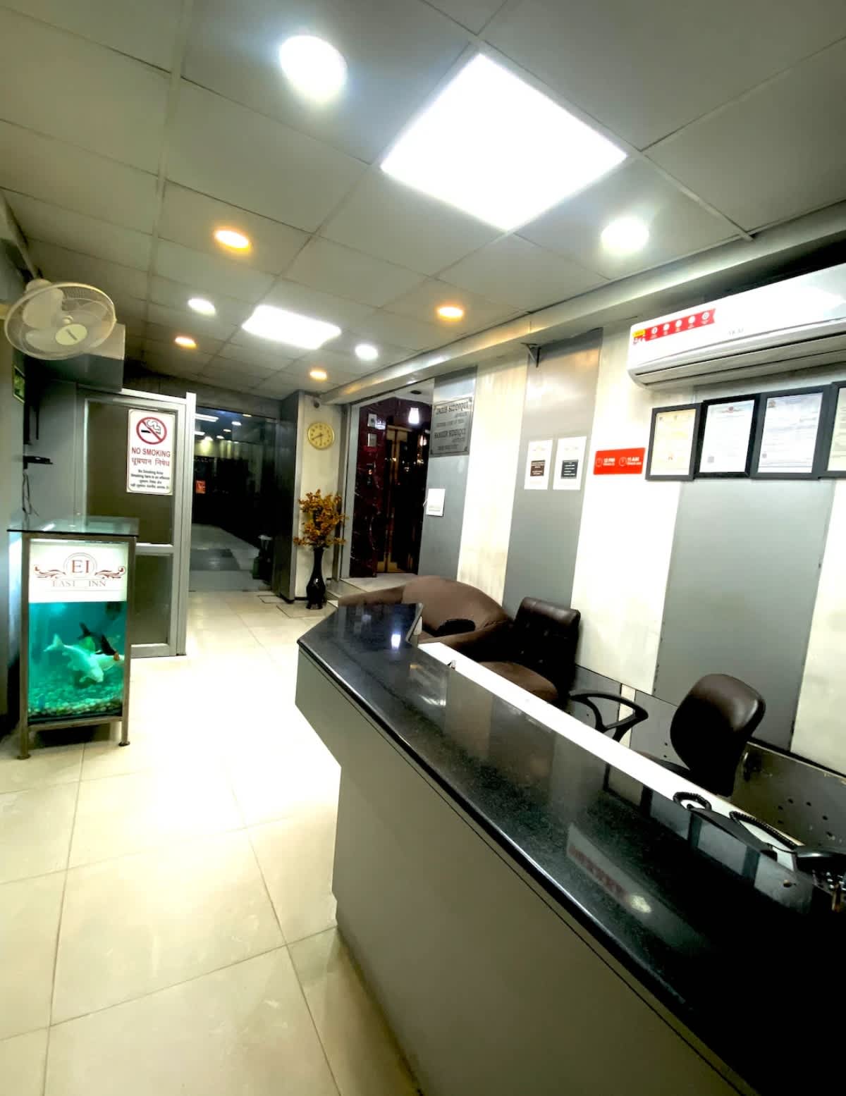 East Inn Hotel at Nirman Vihar Metro Station photo 4