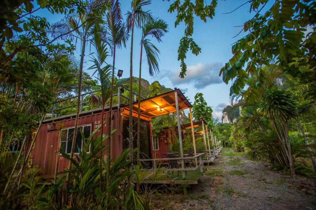 The Camper Lodge Khao Sok photo 1