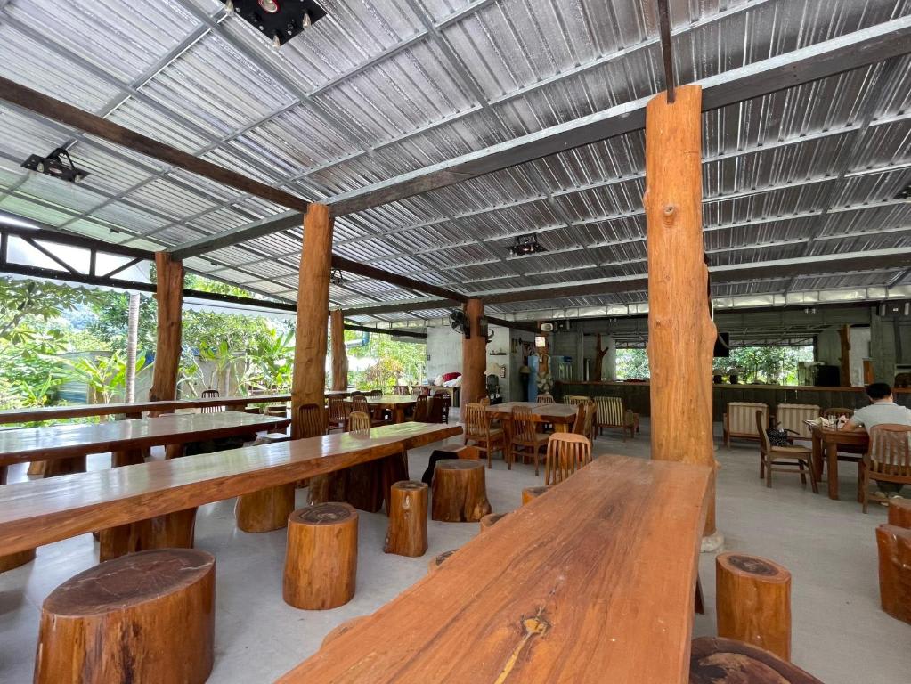 The Camper Lodge Khao Sok photo 4
