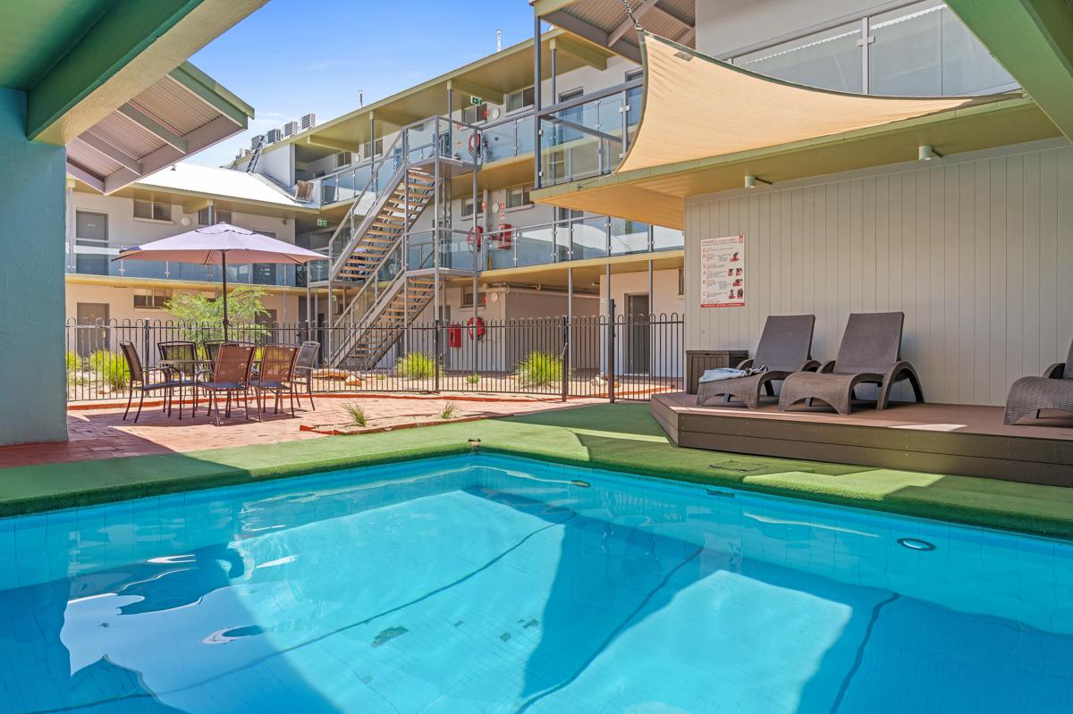 Stay at Alice Springs Hotel photo 2