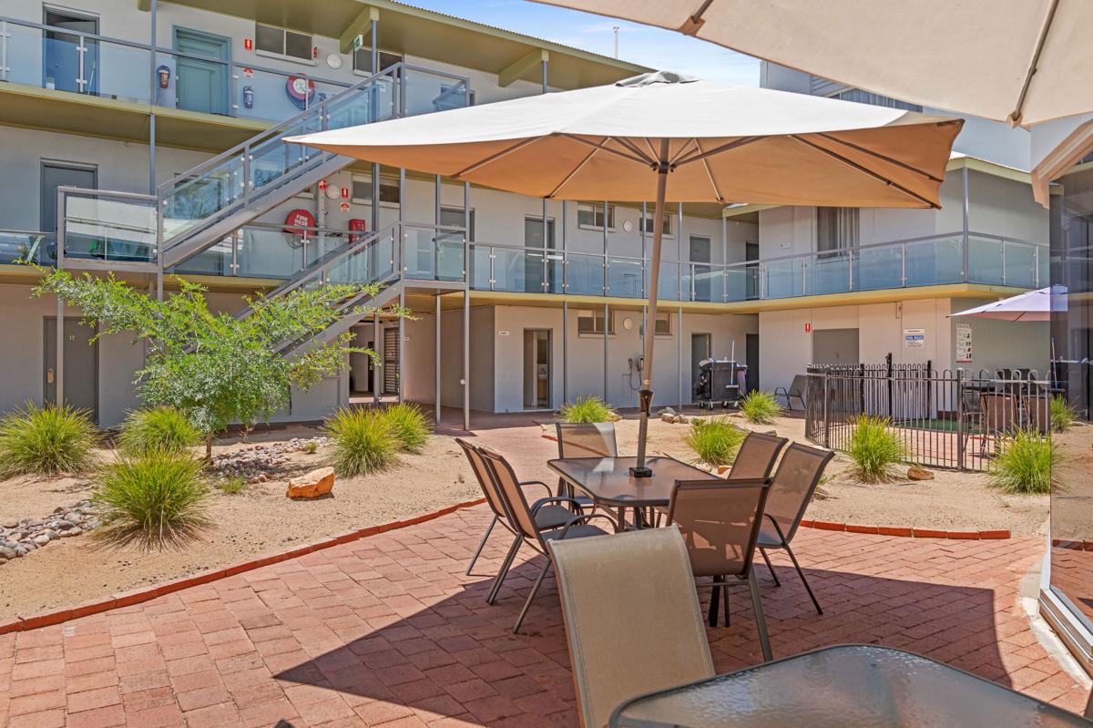 Stay at Alice Springs Hotel photo 3