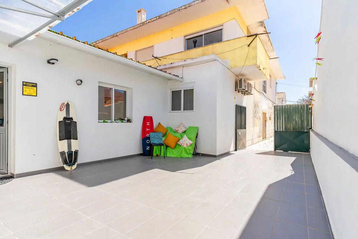 Caparica Poshtel photo 1