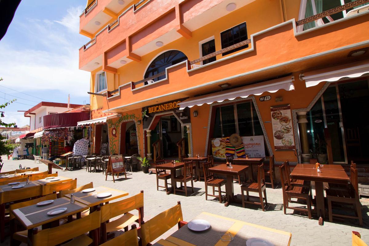 Hotel & Restaurant Bucaneros photo 2