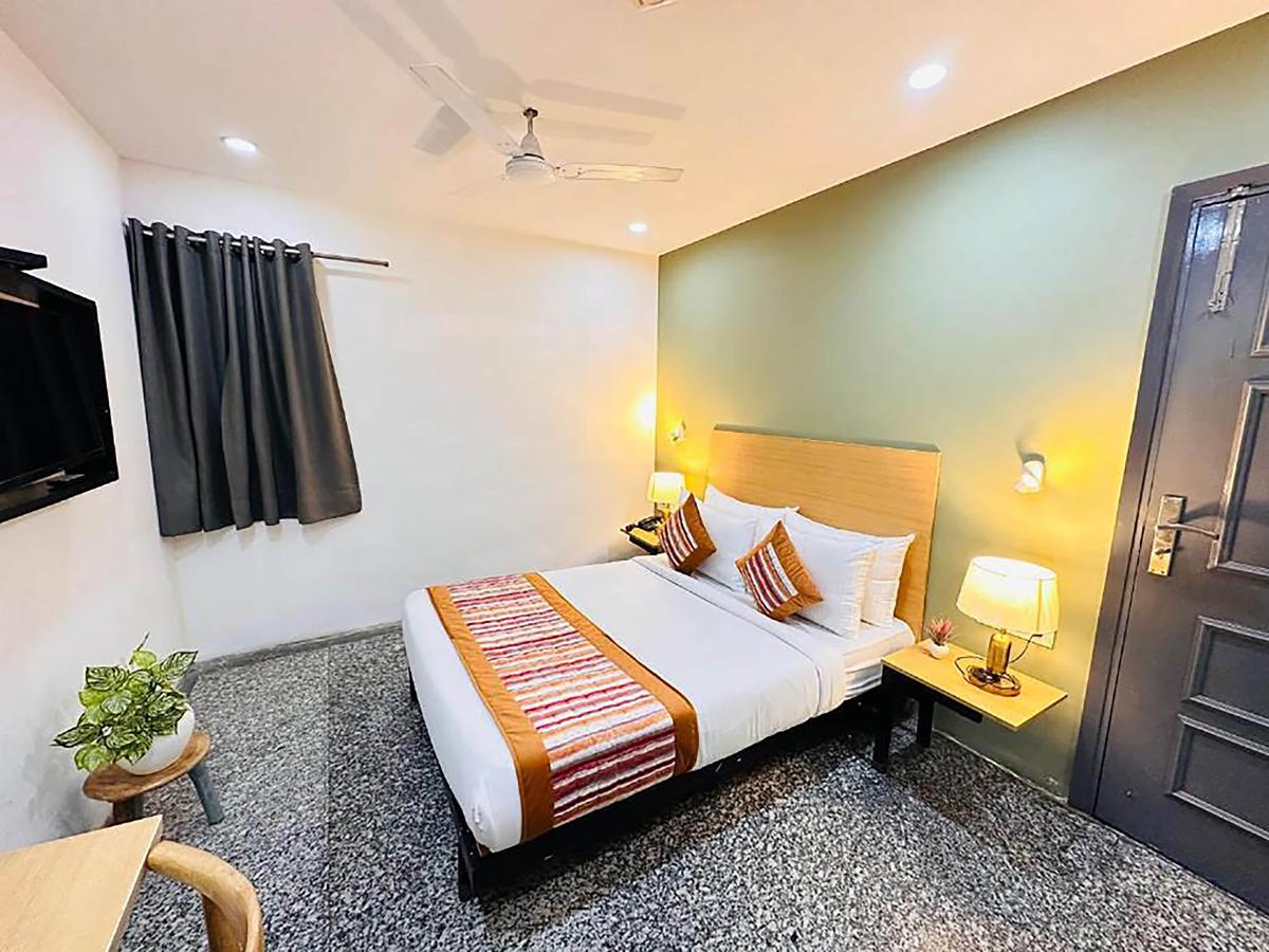 Qotel Comfort Golden Saffron Punjabi Bagh photo 2
