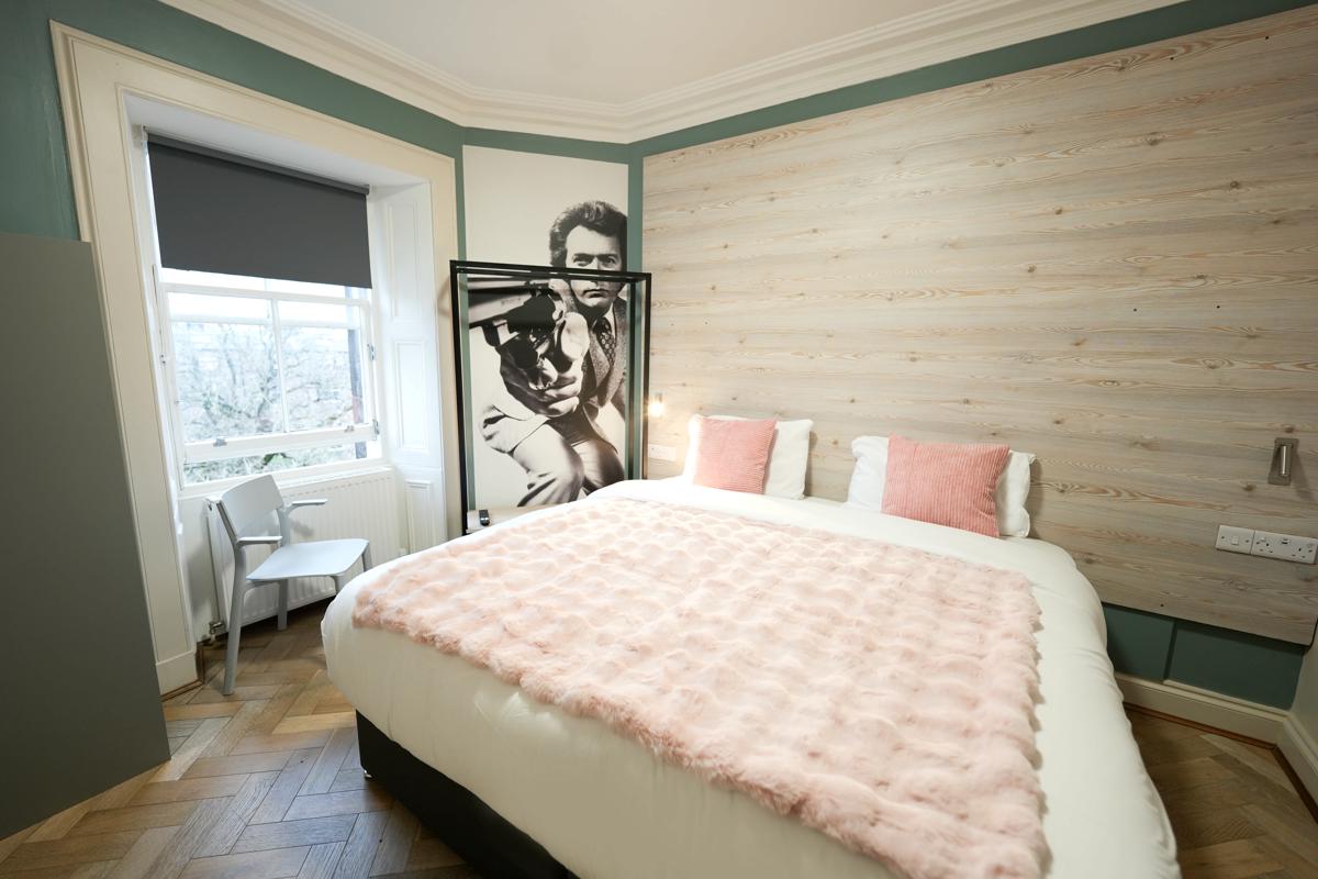 Revolver Edinburgh photo 4